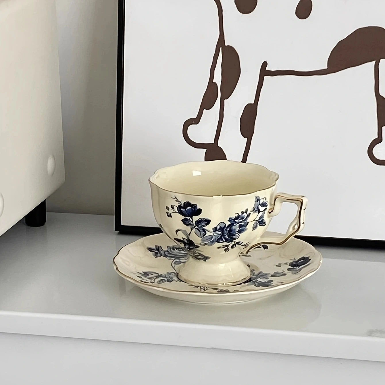 1Set Simple Floral Ceramic Coffee Cup and Saucer, High-End Accessible Luxury Cup and Saucer, Home Commercial Office Afternoon Tea Matchinging Goodies, Suitable for Home Decoration, Family Party, Afternoon Tea Coffee Cake, Res
